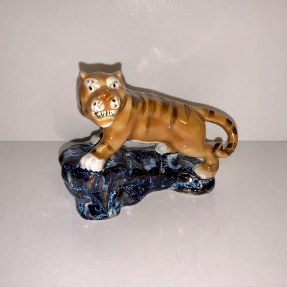 Vtg 4.4" China Yixing Zisha Pottery Glaze Feng Shui Wealth Lucky Tiger Statue